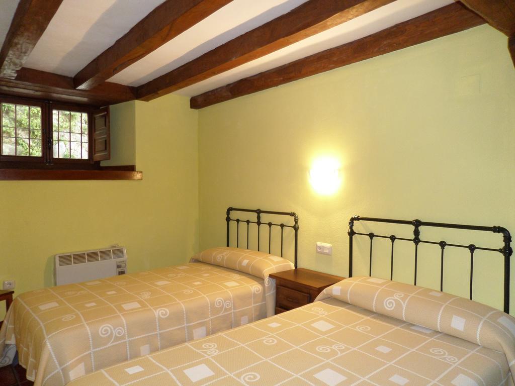 Apartamentos Rurales Las Rocas De Brez Camaleno Exterior photo