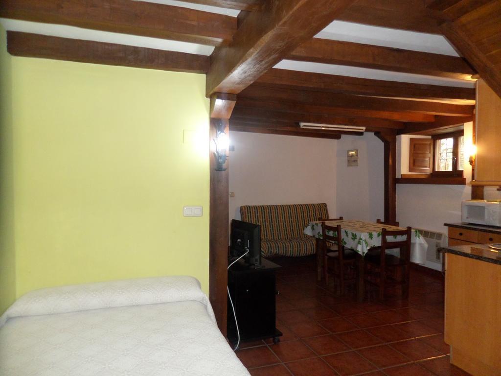 Apartamentos Rurales Las Rocas De Brez Camaleno Exterior photo